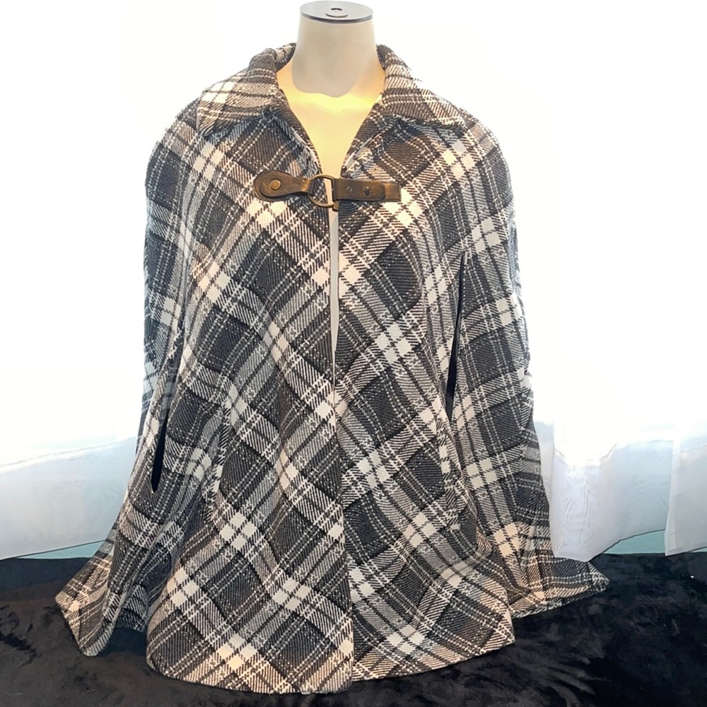 Forever 21 Women’s poncho wrap cape